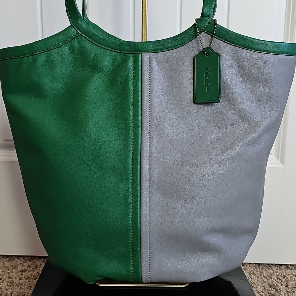 Coach 2020 Bea Tote In Colorblock Green And Gray Like New! - Picture 6 of 15